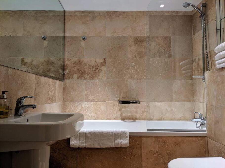 Boutique City Centre Flat By City Superhost マンチェスター エクステリア 写真